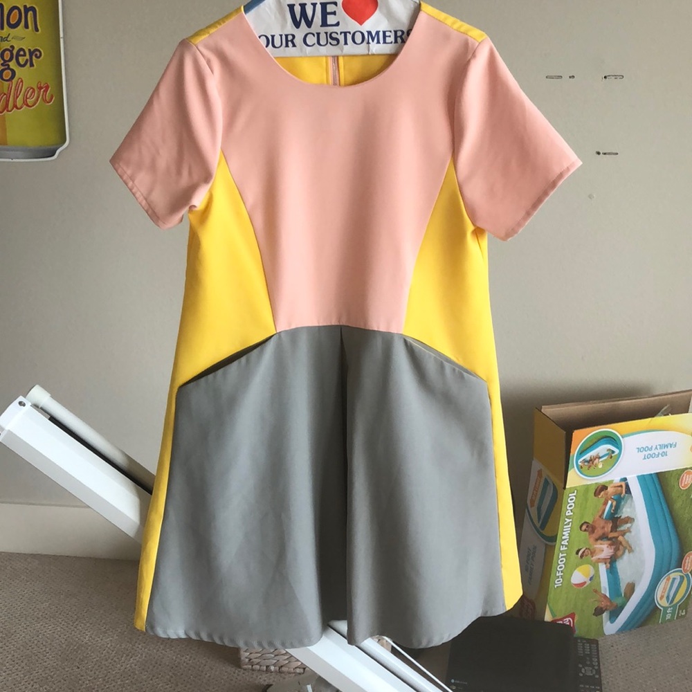 Fun multi-pastel pocket dress!